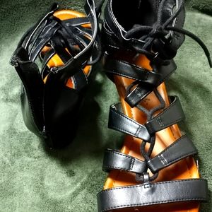 American  Eagle Sandals